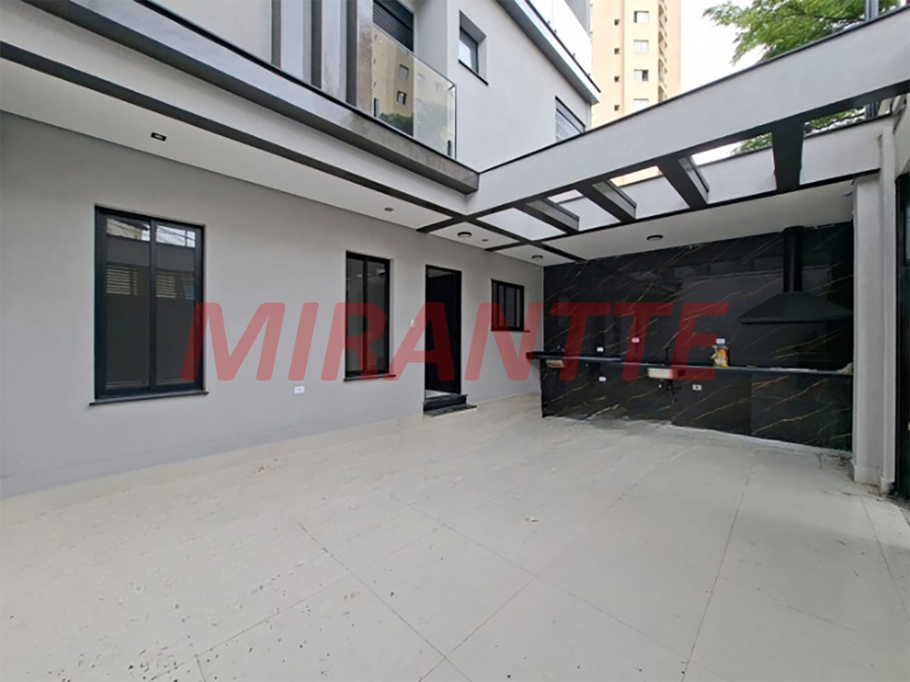 Sobrado de 140m² com 4 quartos em Santa Teresinha