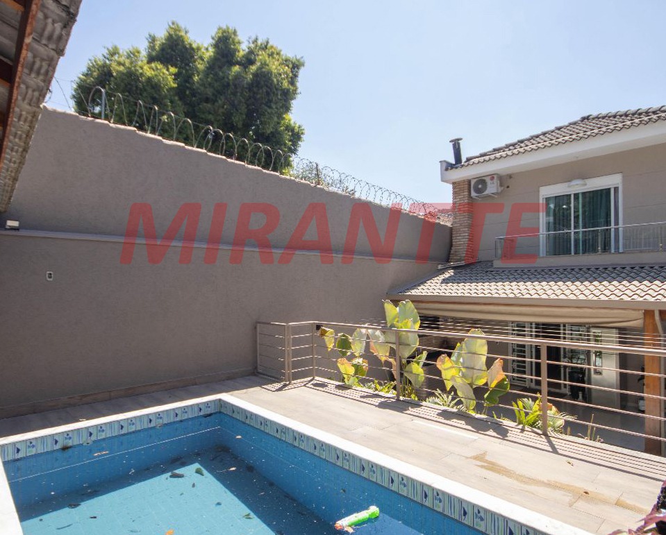 Sobrado de 300m² em Horto Florestal