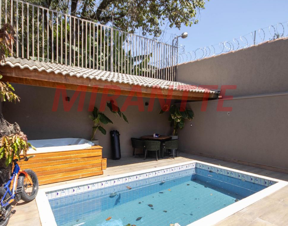 Sobrado de 300m² em Horto Florestal