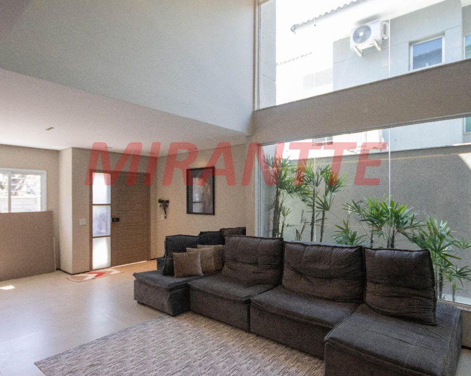 Sobrado de 300m² em Horto Florestal