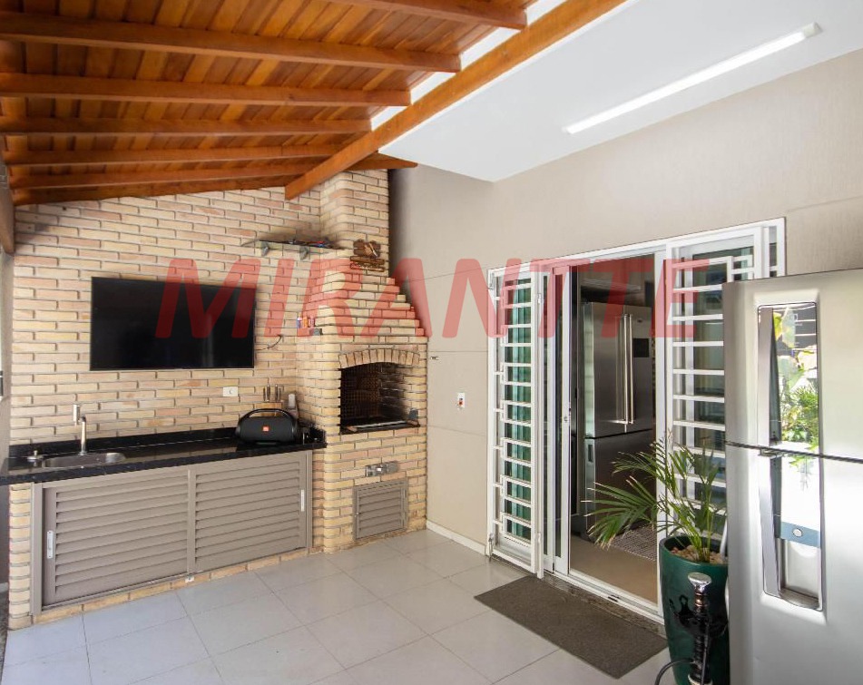 Sobrado de 300m² em Horto Florestal