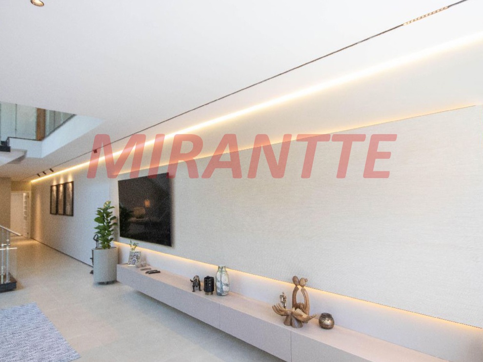 Sobrado de 300m² em Horto Florestal