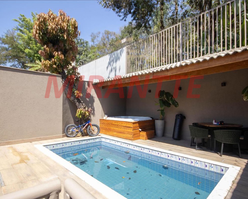 Sobrado de 300m² em Horto Florestal