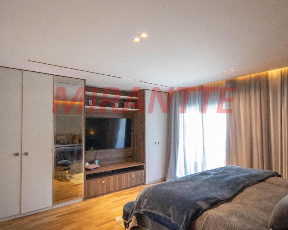 Sobrado de 300m² em Horto Florestal