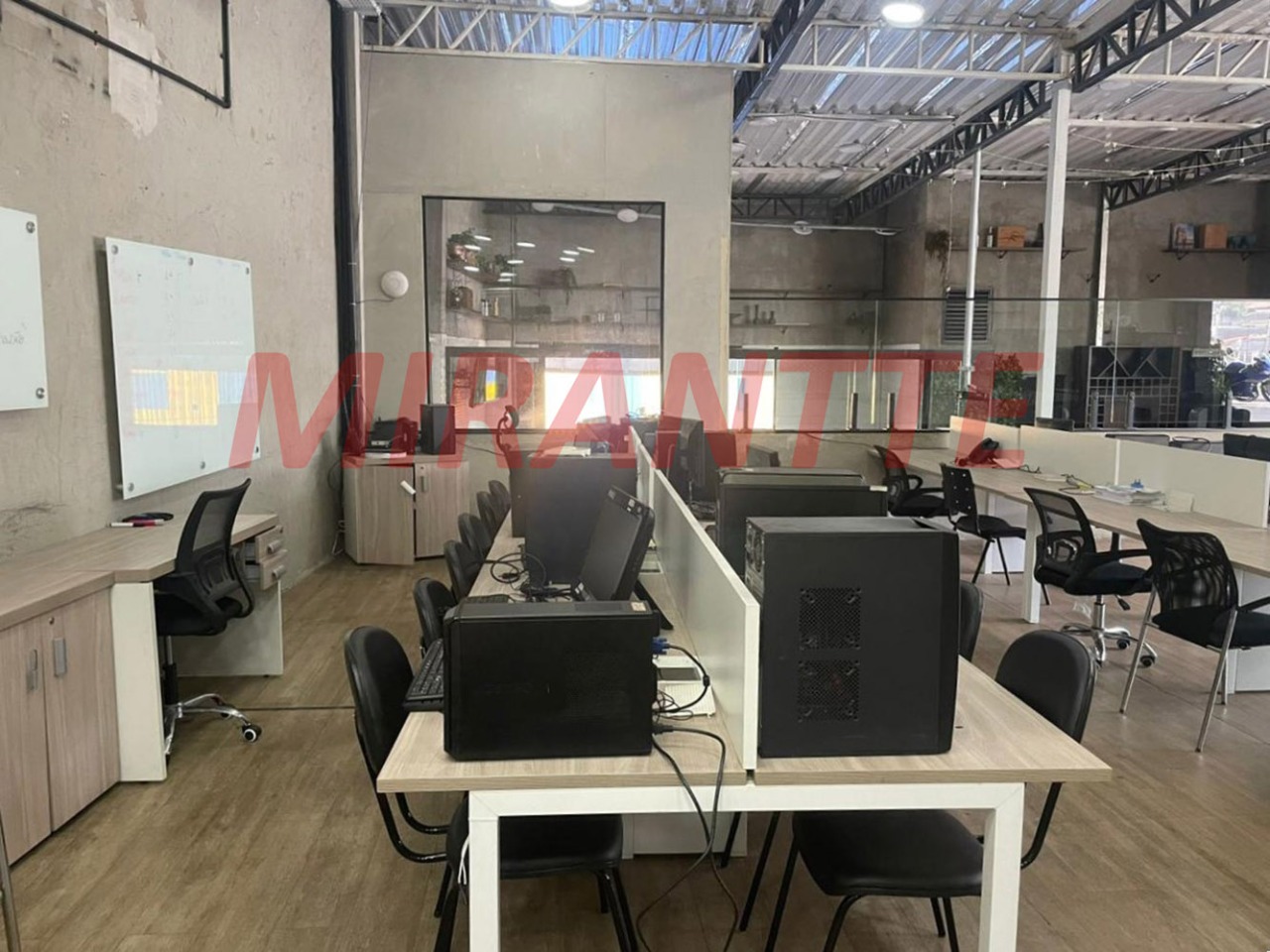 Comercial de 210m² em Imirim