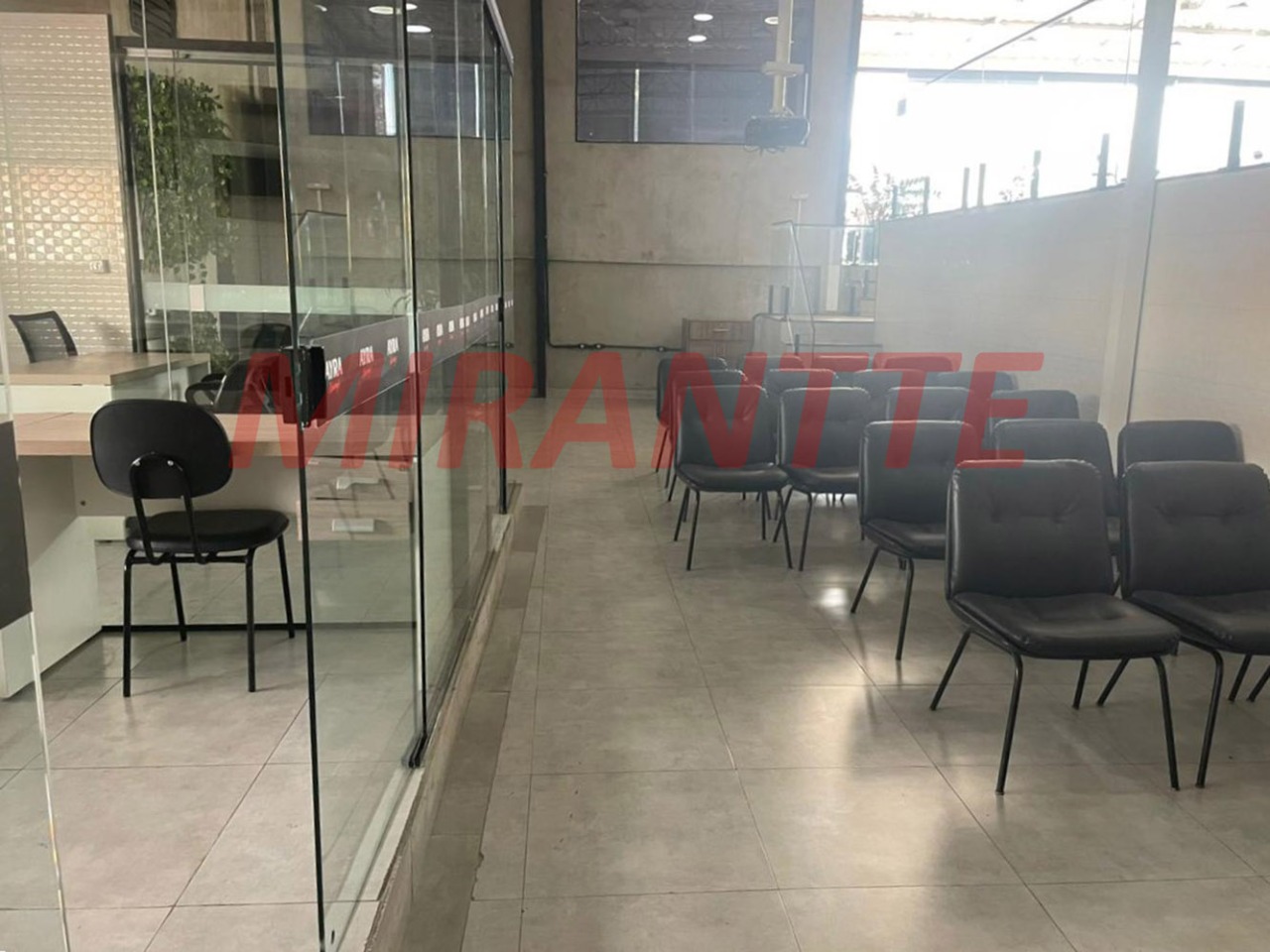 Comercial de 210m² em Imirim