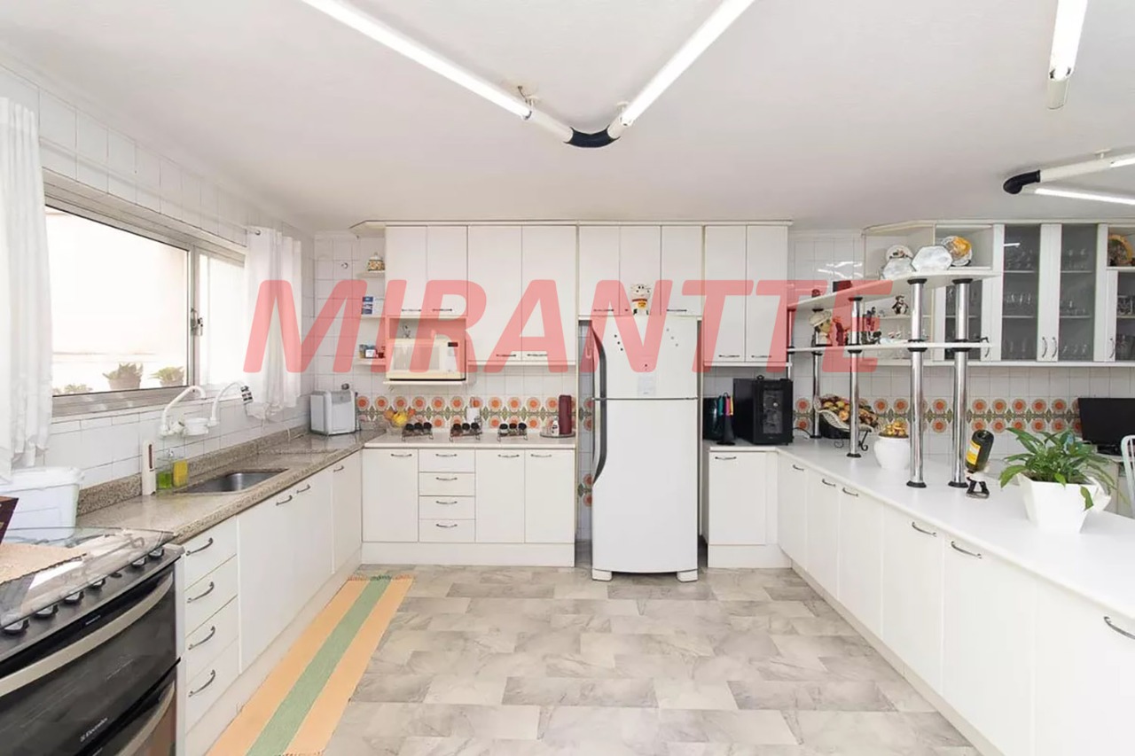 Sobrado de 213m² com 3 quartos em Vila Paiva