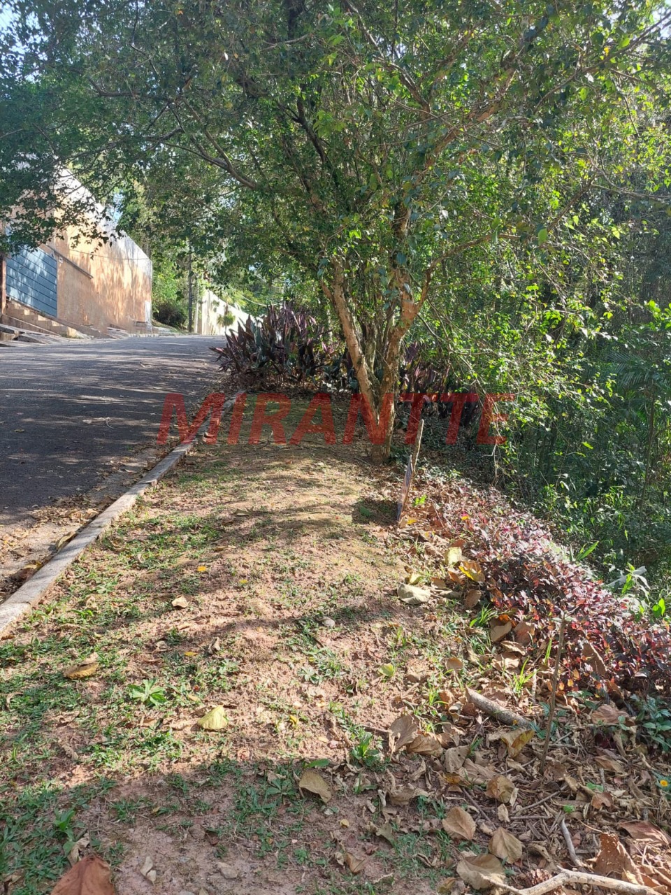Terreno de 0m² em Alpes Da Cantareira