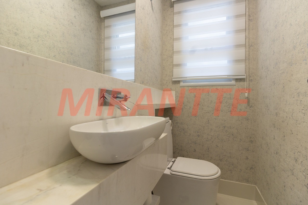 Cond. fechado de 242m² com 3 quartos em Tremembe