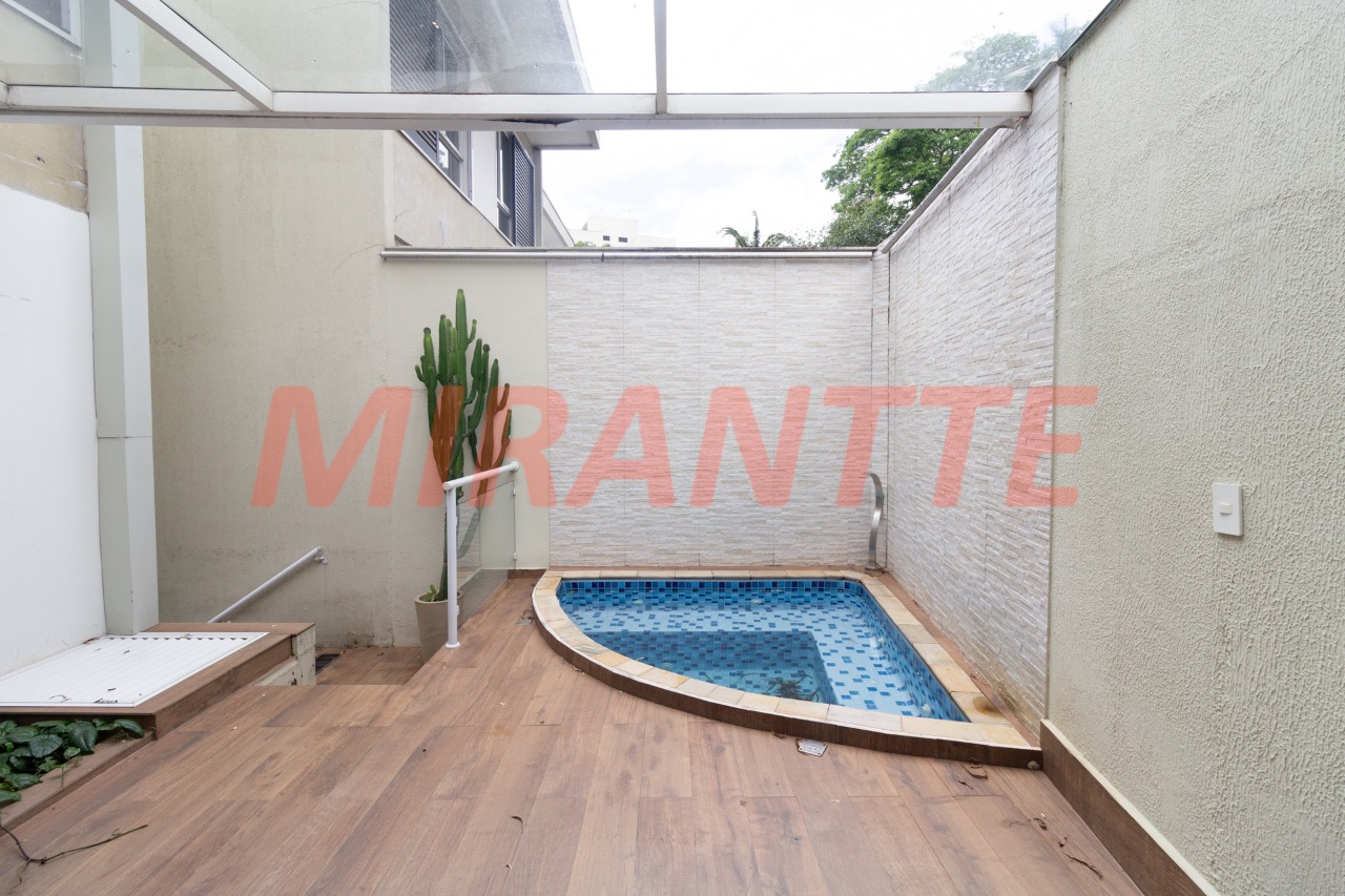 Cond. fechado de 242m² com 3 quartos em Tremembe
