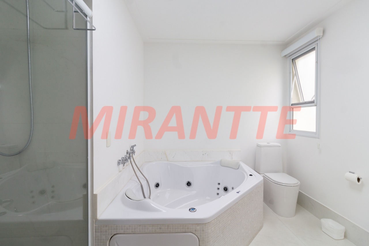 Cond. fechado de 242m² com 3 quartos em Tremembe