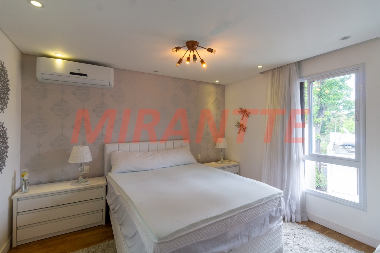 Cond. fechado de 242m² com 3 quartos em Tremembe