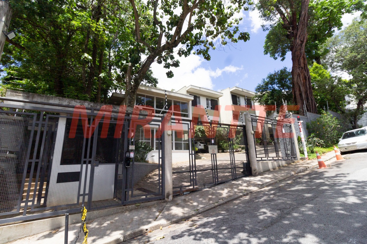 Cond. fechado de 242m² com 3 quartos em Tremembe