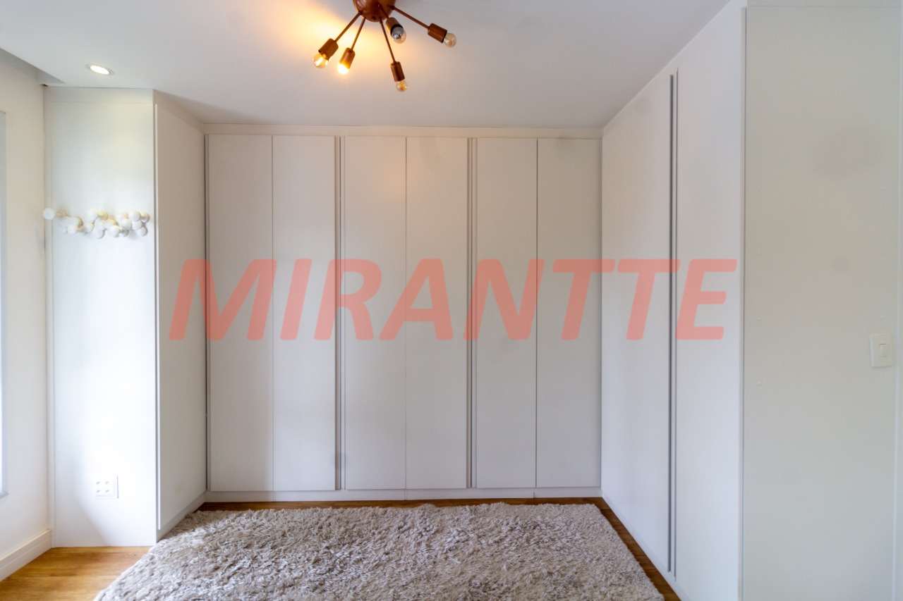 Cond. fechado de 242m² com 3 quartos em Tremembe