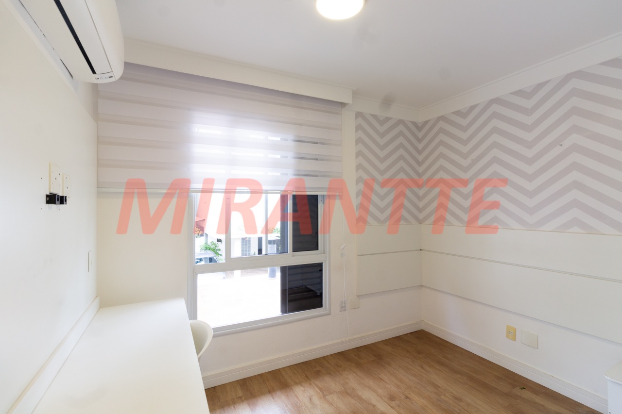 Cond. fechado de 242m² com 3 quartos em Tremembe