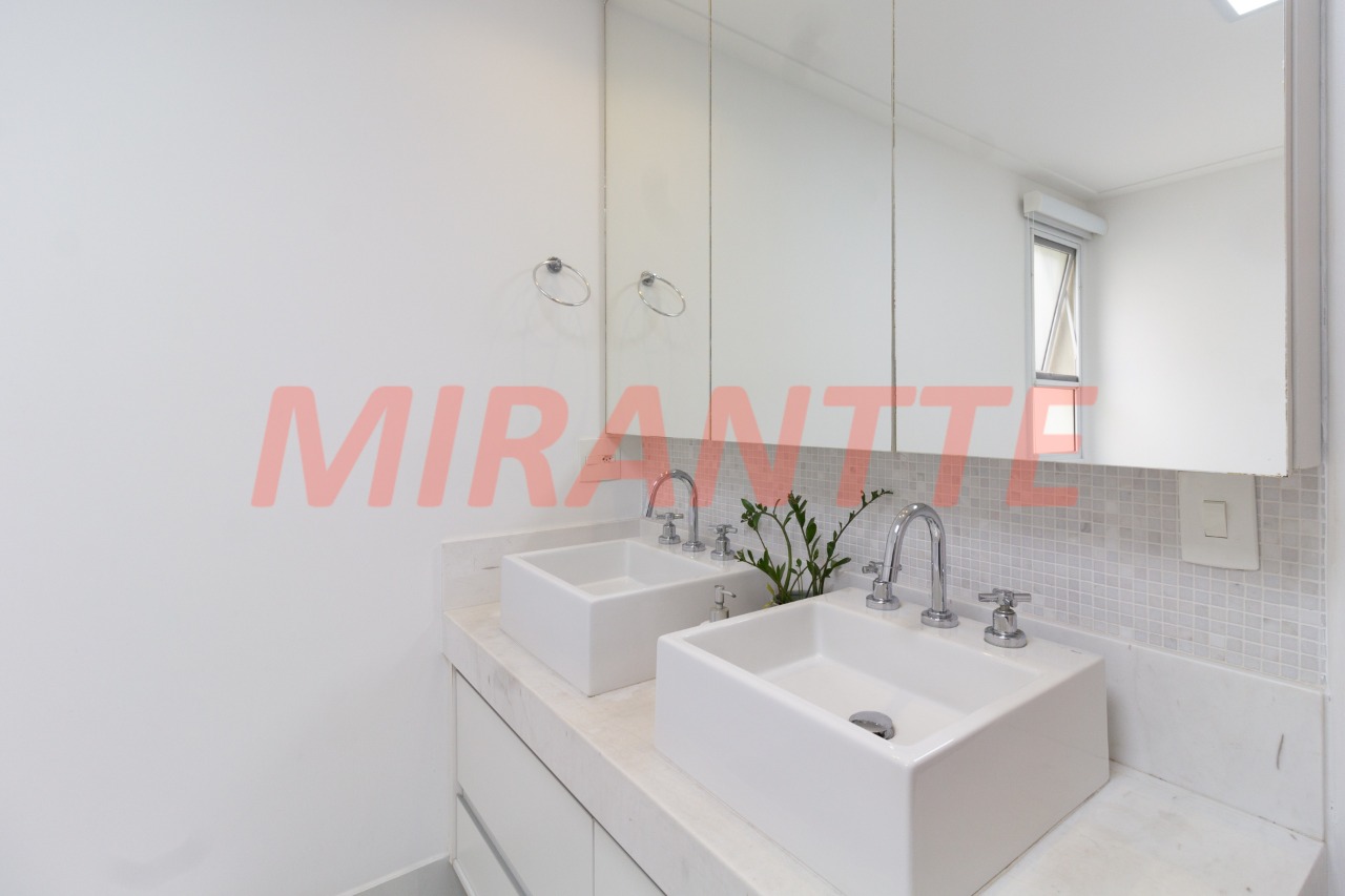 Cond. fechado de 242m² com 3 quartos em Tremembe