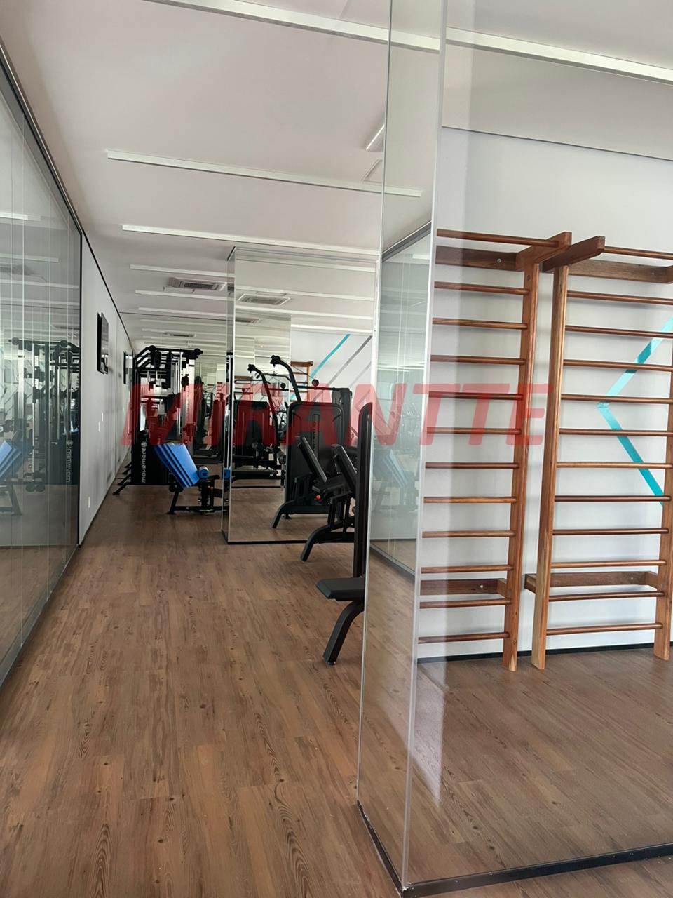Apartamento de 243m² com 3 quartos em Santana