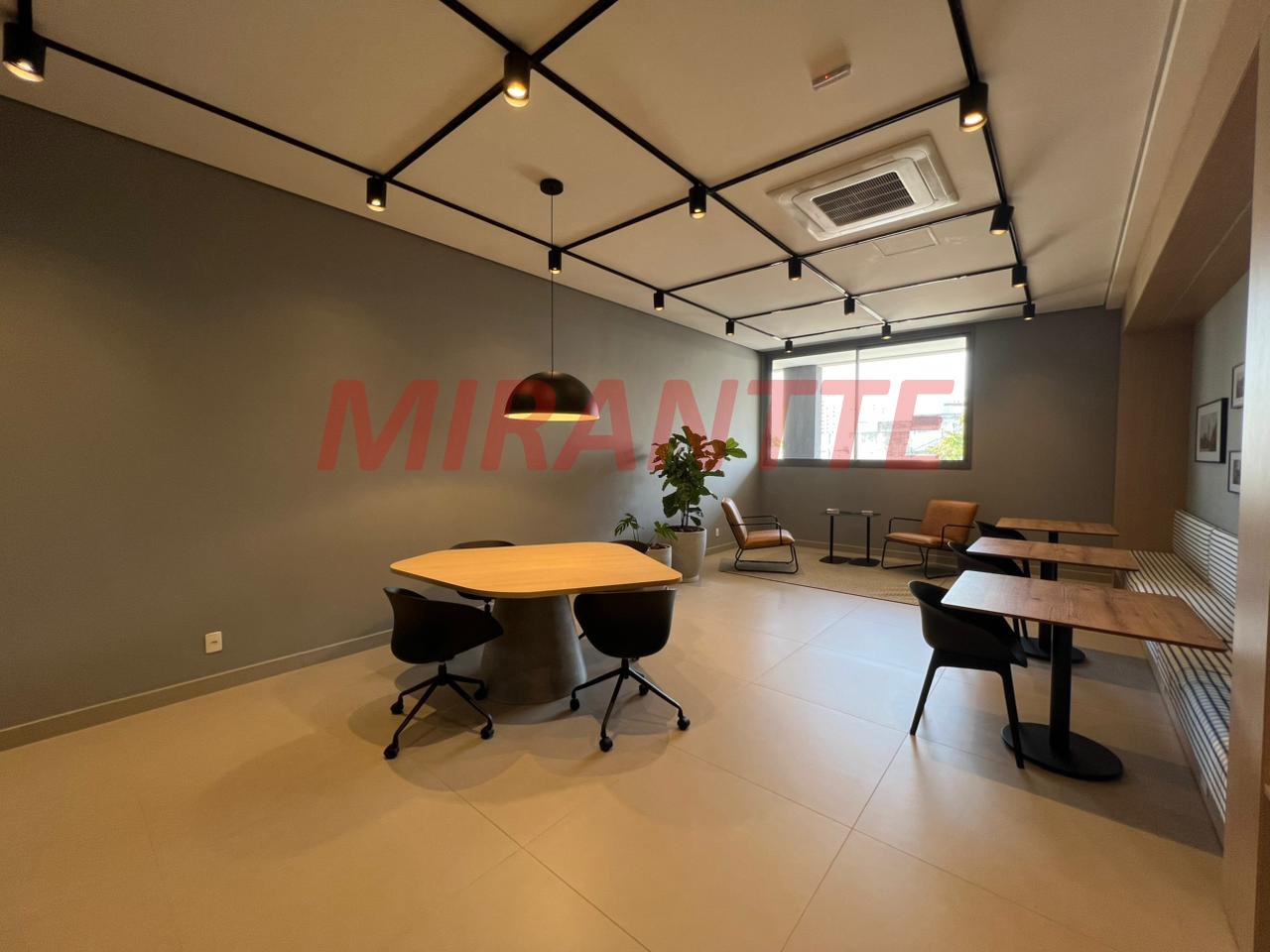 Apartamento de 243m² com 3 quartos em Santana