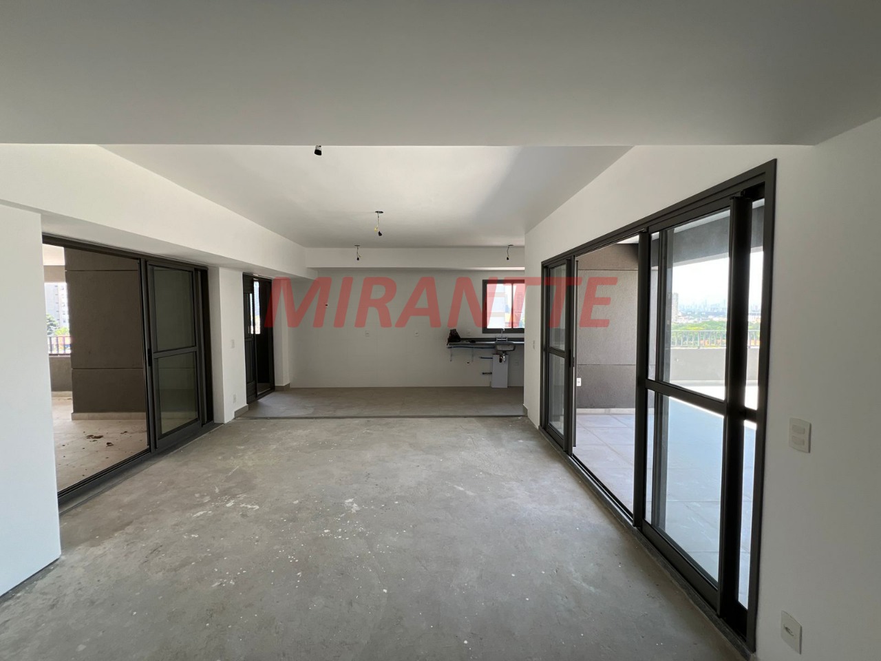 Apartamento de 243m² com 3 quartos em Santana