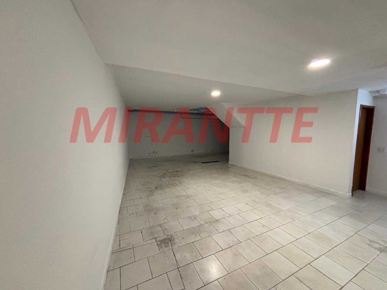 Cond. fechado de 65m² com 2 quartos em Chora Menino