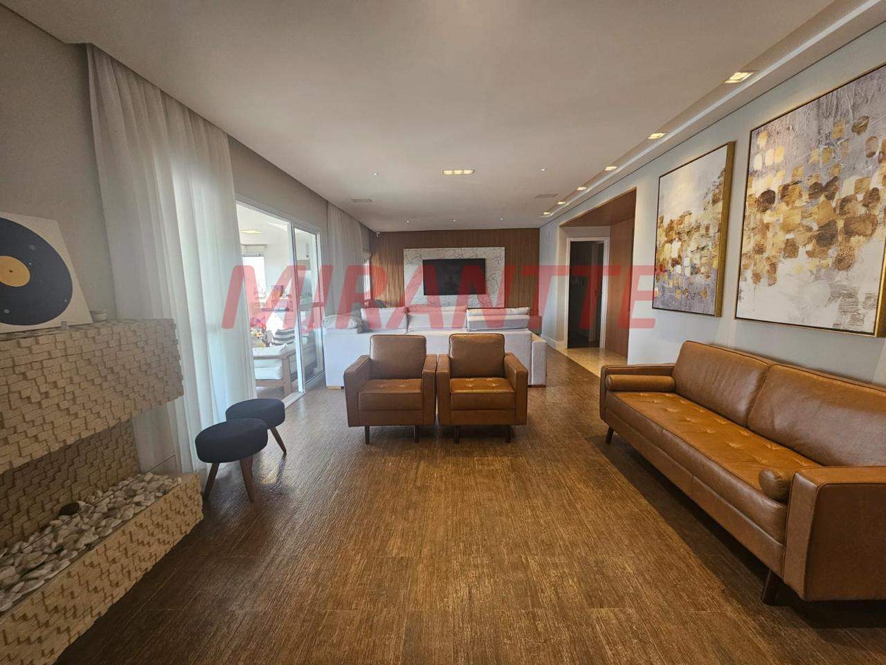 Apartamento de 200m² com 3 quartos em Santa Teresinha