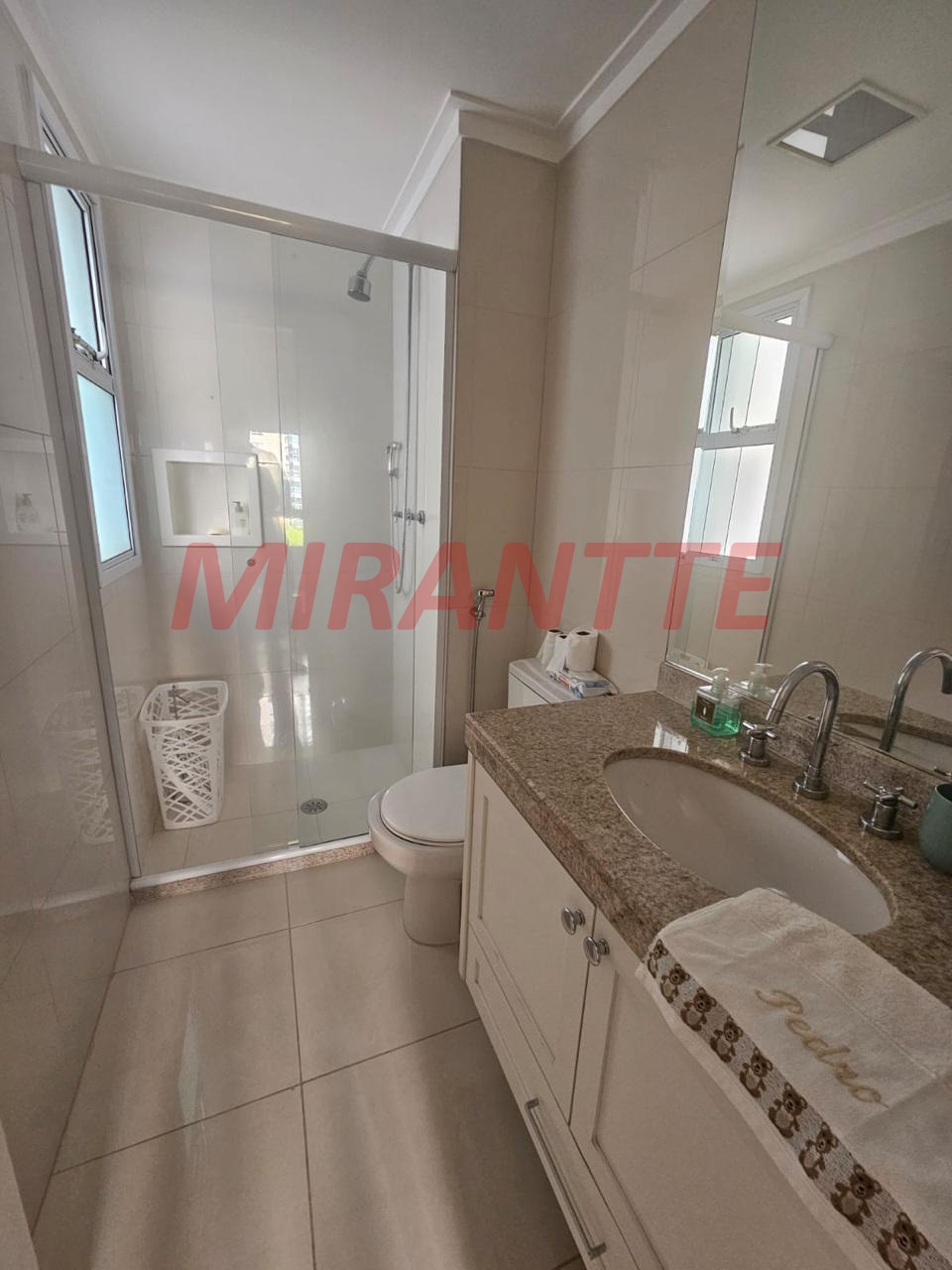 Apartamento de 200m² com 3 quartos em Santa Teresinha