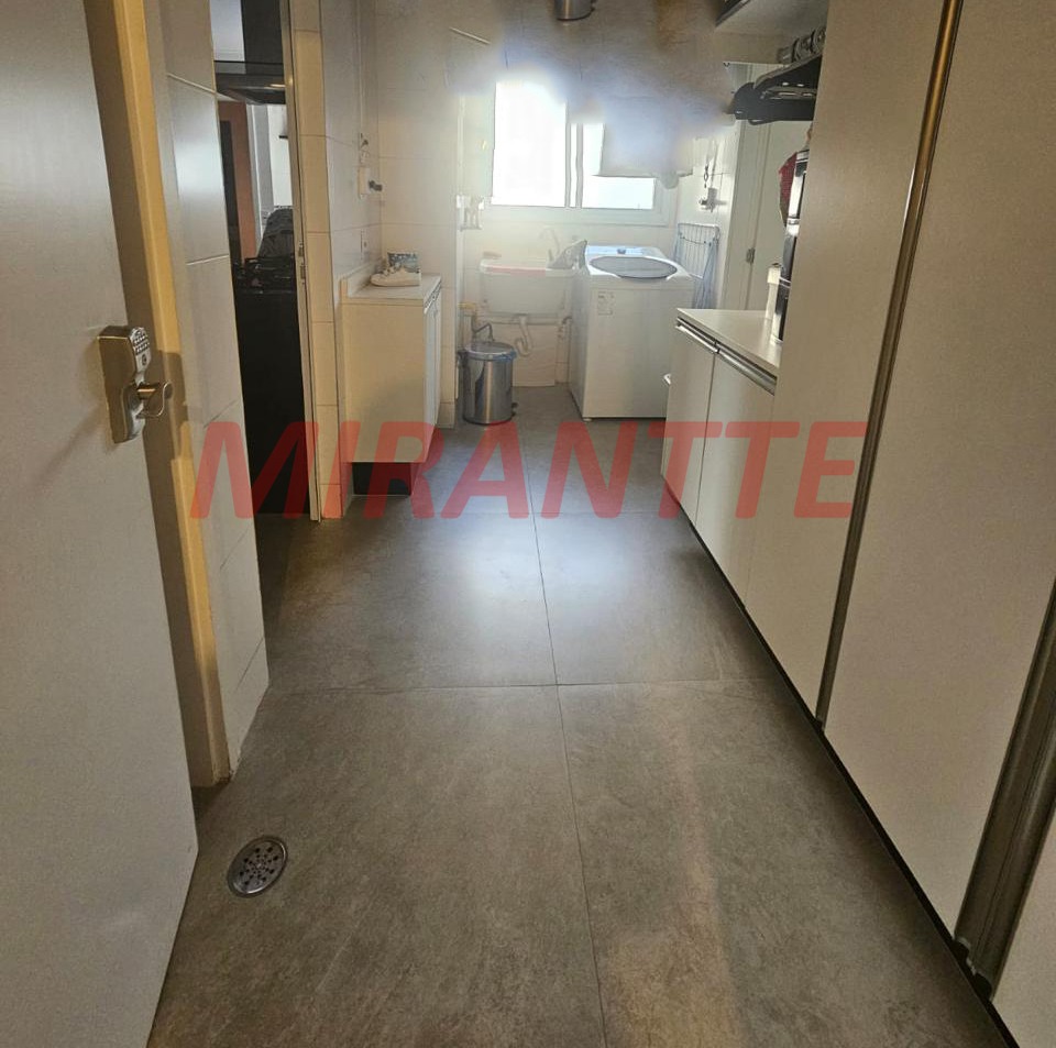 Apartamento de 200m² com 3 quartos em Santa Teresinha