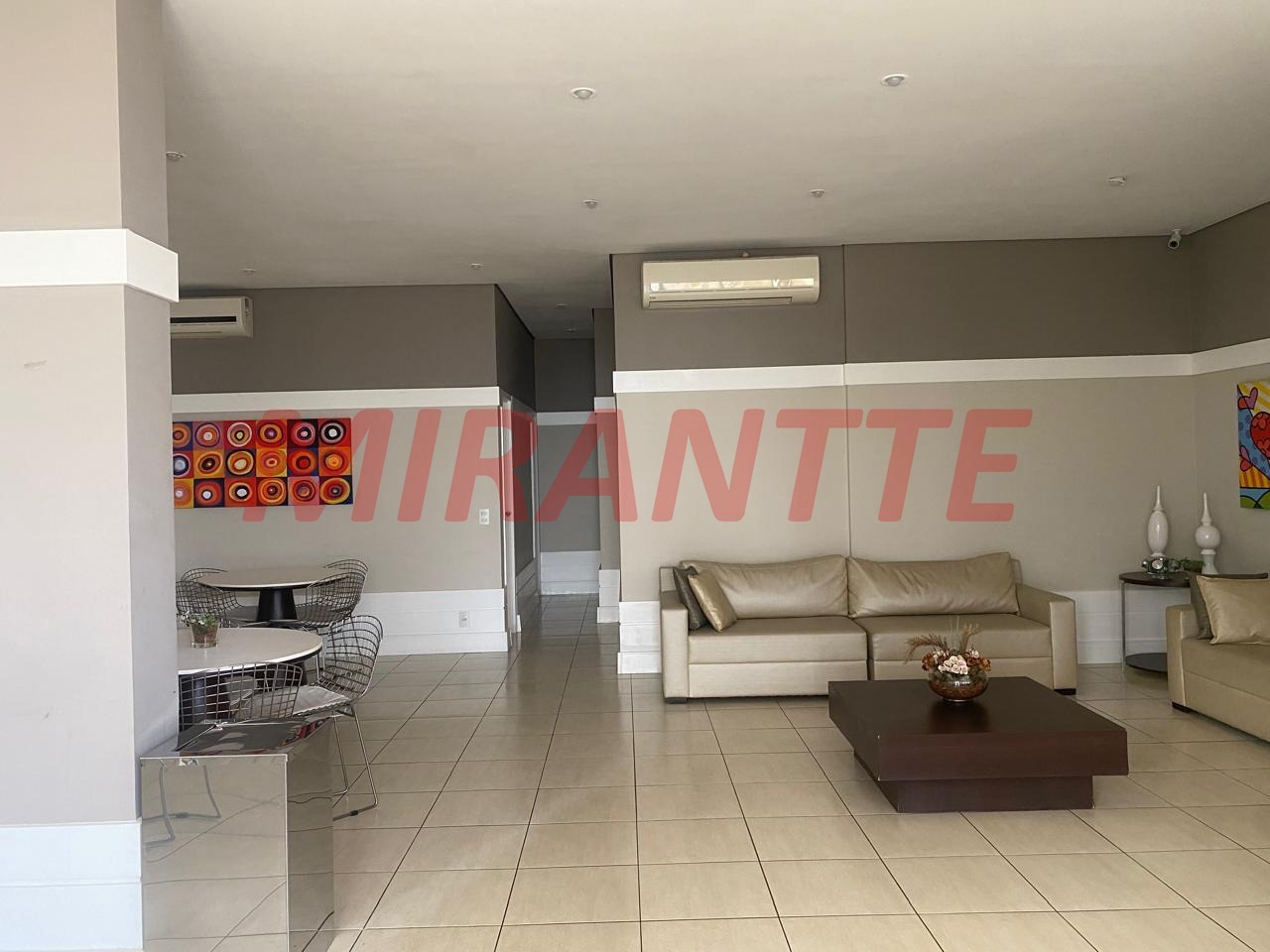 Apartamento de 200m² com 3 quartos em Santa Teresinha
