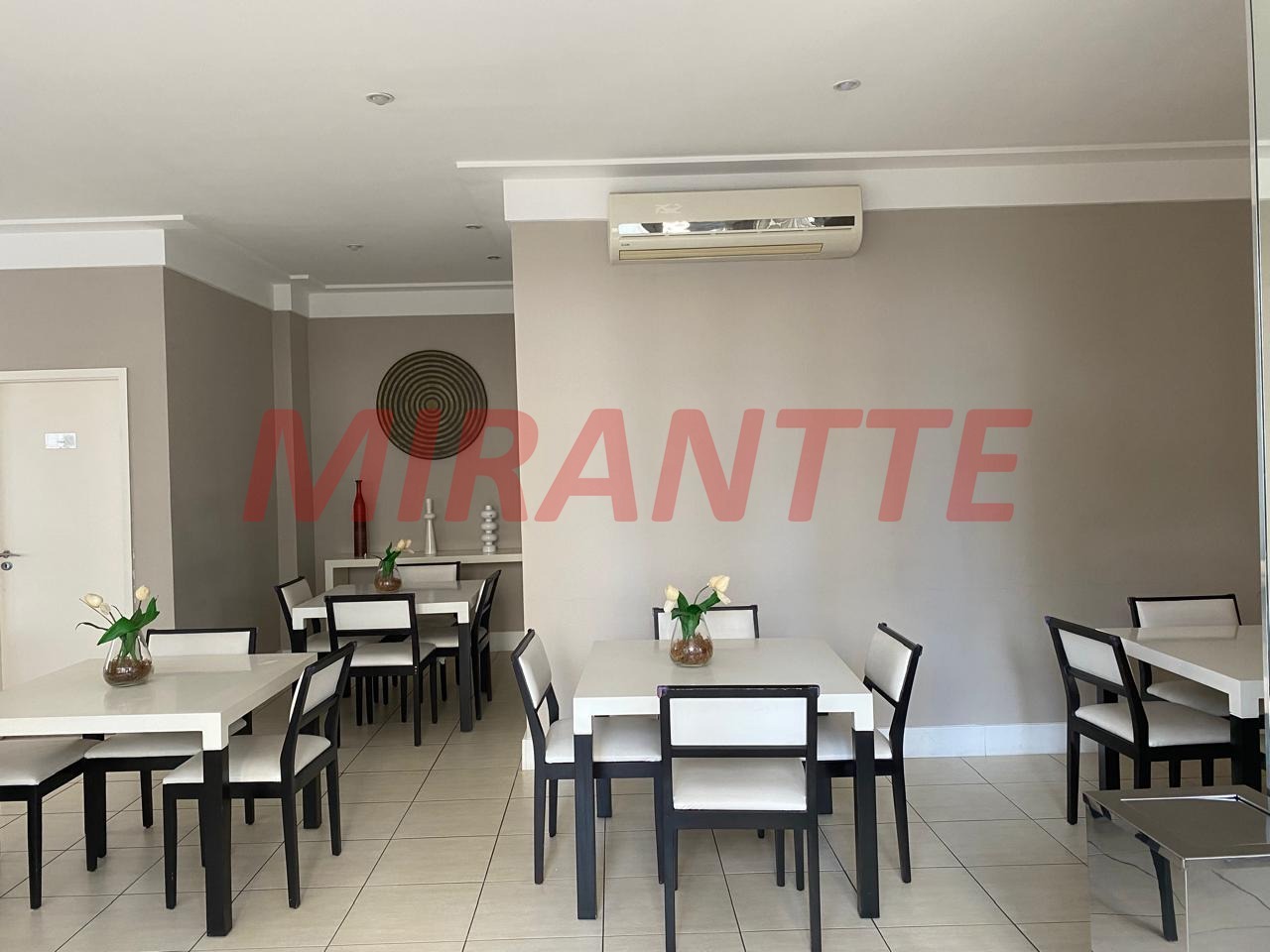Apartamento de 200m² com 3 quartos em Santa Teresinha