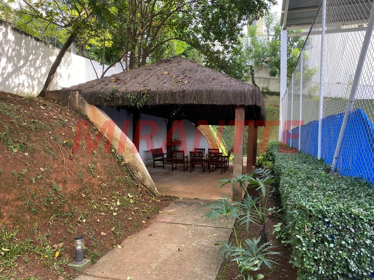 Apartamento de 200m² com 3 quartos em Santa Teresinha