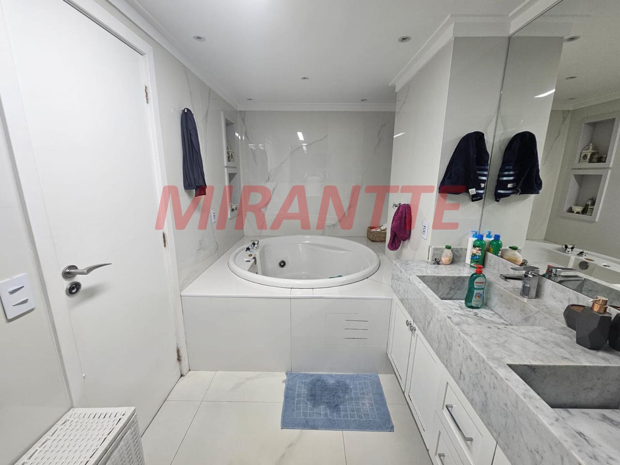 Apartamento de 200m² com 3 quartos em Santa Teresinha