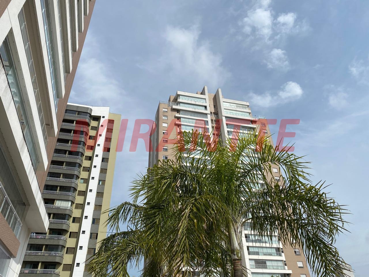 Apartamento de 200m² com 3 quartos em Santa Teresinha