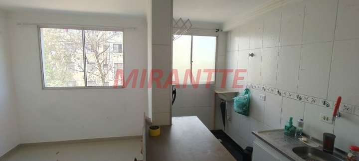 Apartamento de 50m² com 2 quartos em Água Chata