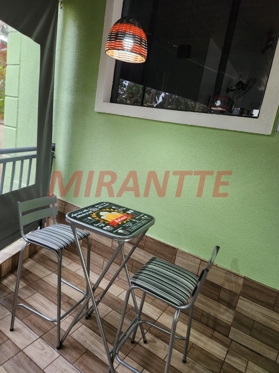 Apartamento de 50m² com 2 quartos em Água Chata