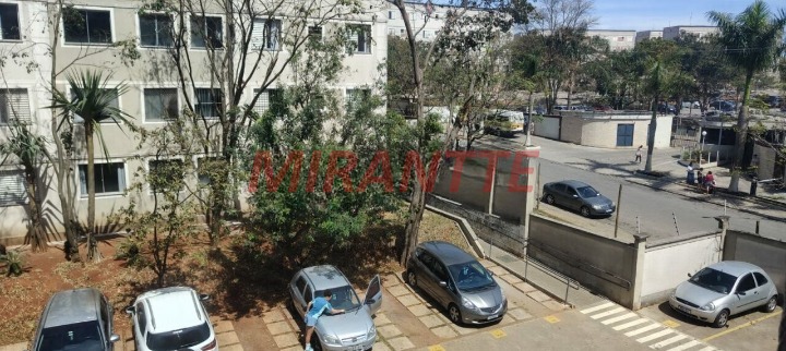 Apartamento de 50m² com 2 quartos em Água Chata