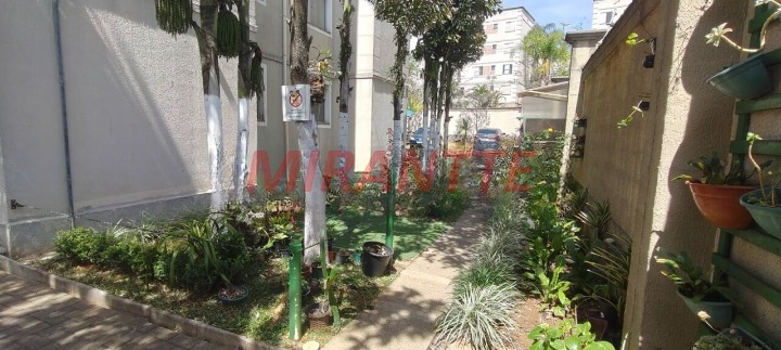 Apartamento de 50m² com 2 quartos em Água Chata