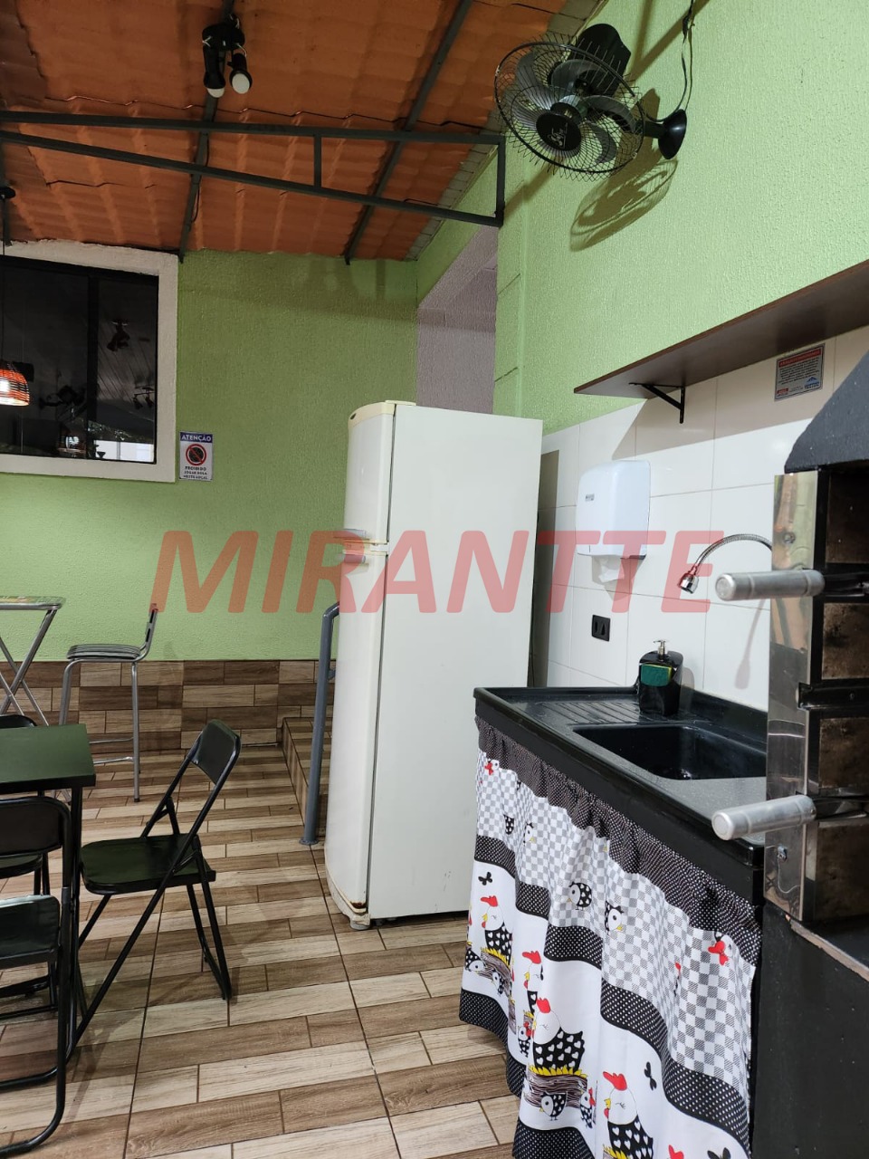 Apartamento de 50m² com 2 quartos em Água Chata