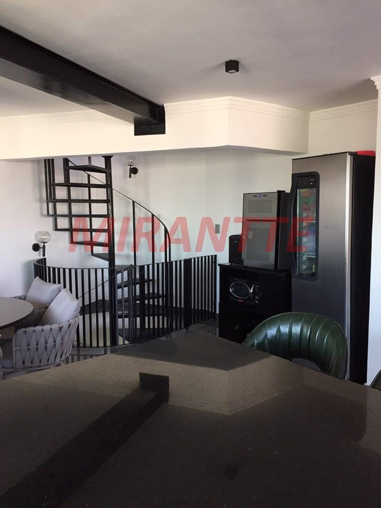 Cobertura de 220m² com 3 quartos em Santa Teresinha