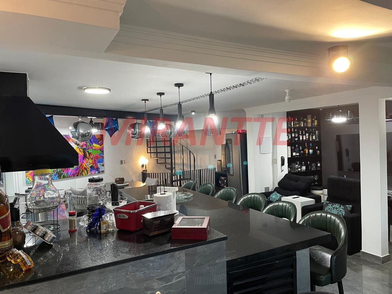 Cobertura de 220m² com 3 quartos em Santa Teresinha