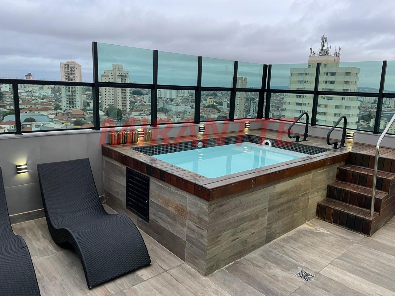 Cobertura de 220m² com 3 quartos em Santa Teresinha