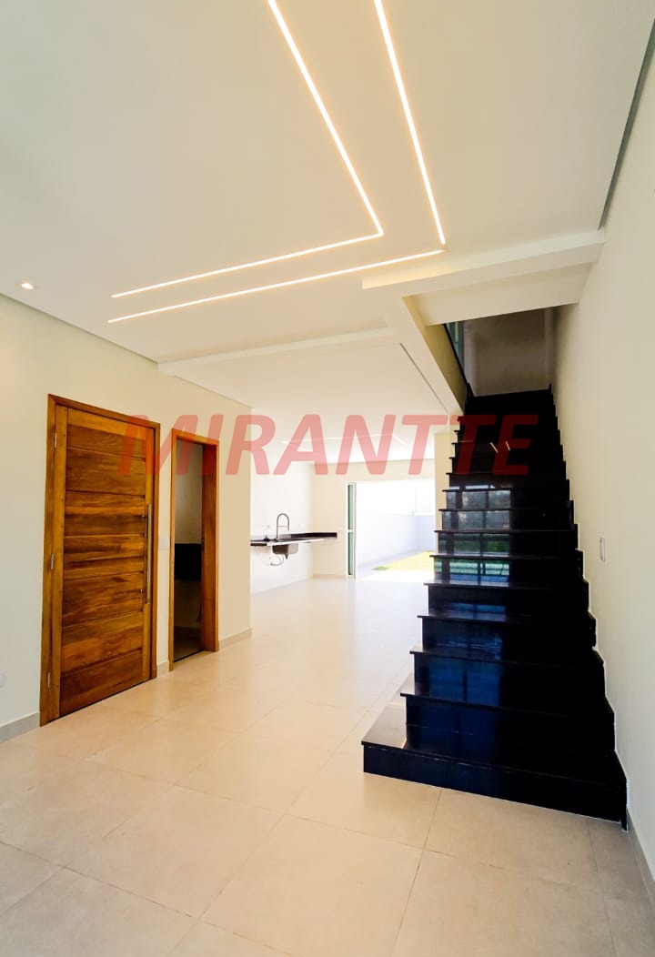 Sobrado de 150m² com 4 quartos em Vila Augusta