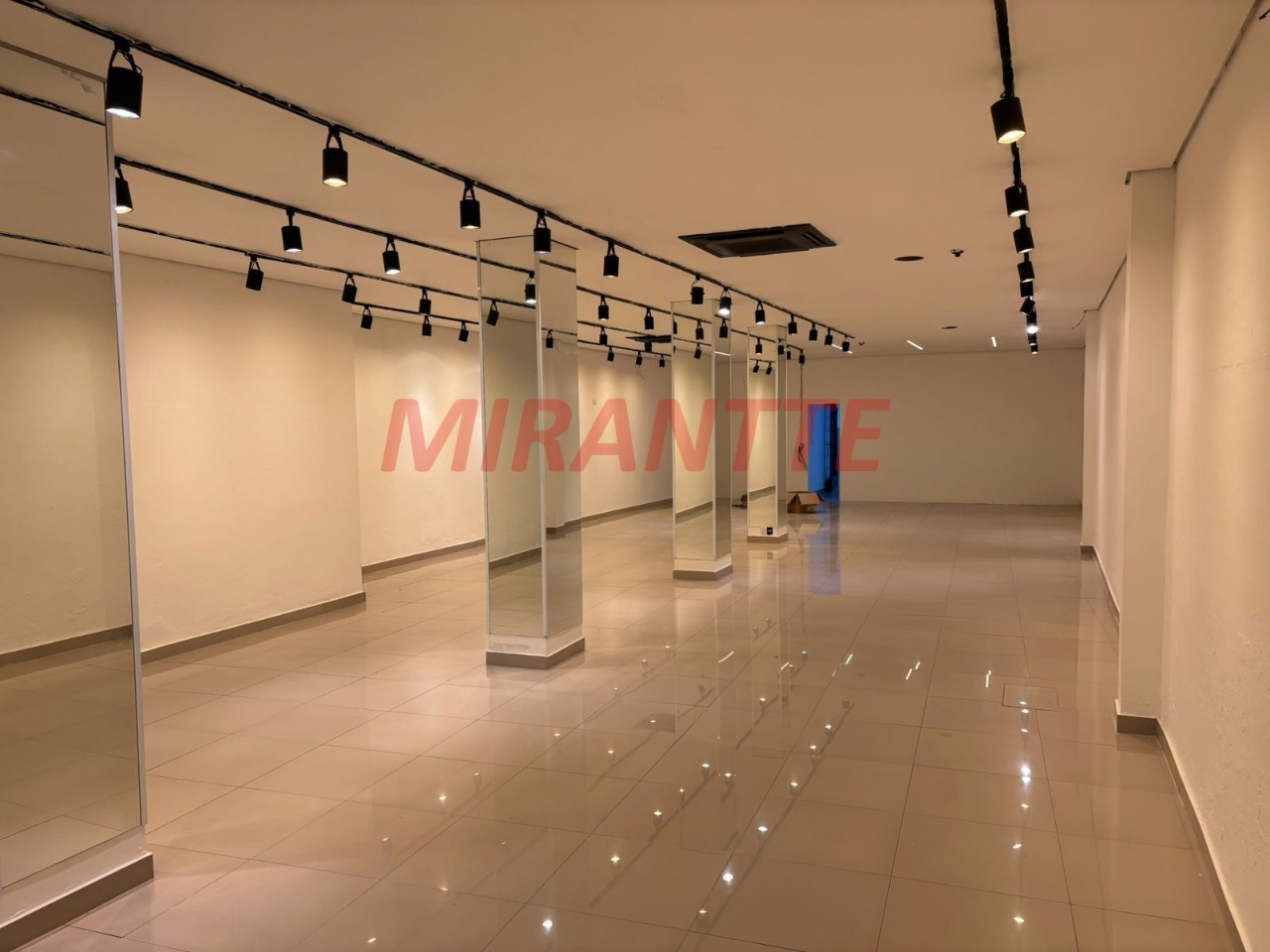 Comercial de 300m² em Casa Verde