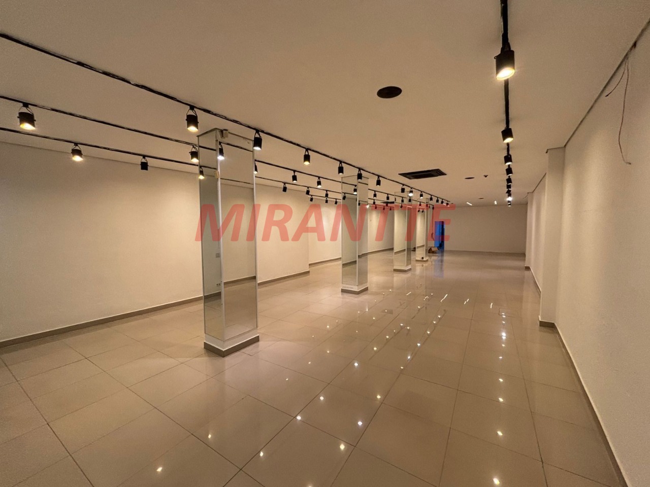 Comercial de 300m² em Casa Verde