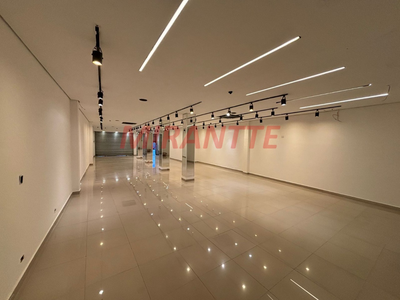 Comercial de 300m² em Casa Verde