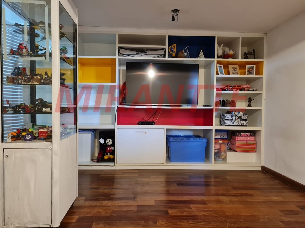 Cond. fechado de 280m² com 3 quartos em Alpes Da Cantareira