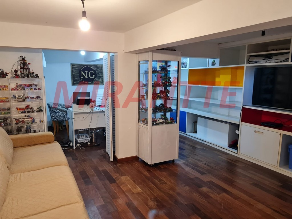 Cond. fechado de 280m² com 3 quartos em Alpes Da Cantareira