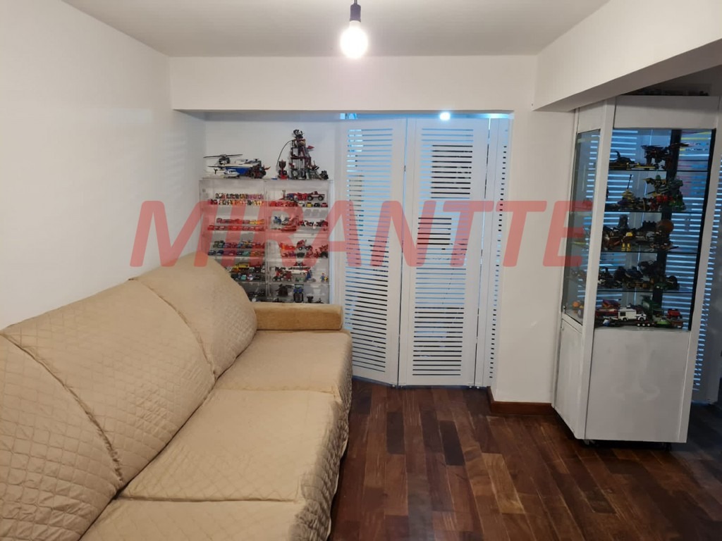 Cond. fechado de 280m² com 3 quartos em Alpes Da Cantareira