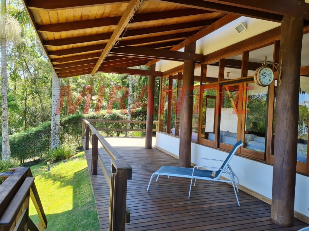Cond. fechado de 280m² com 3 quartos em Alpes Da Cantareira
