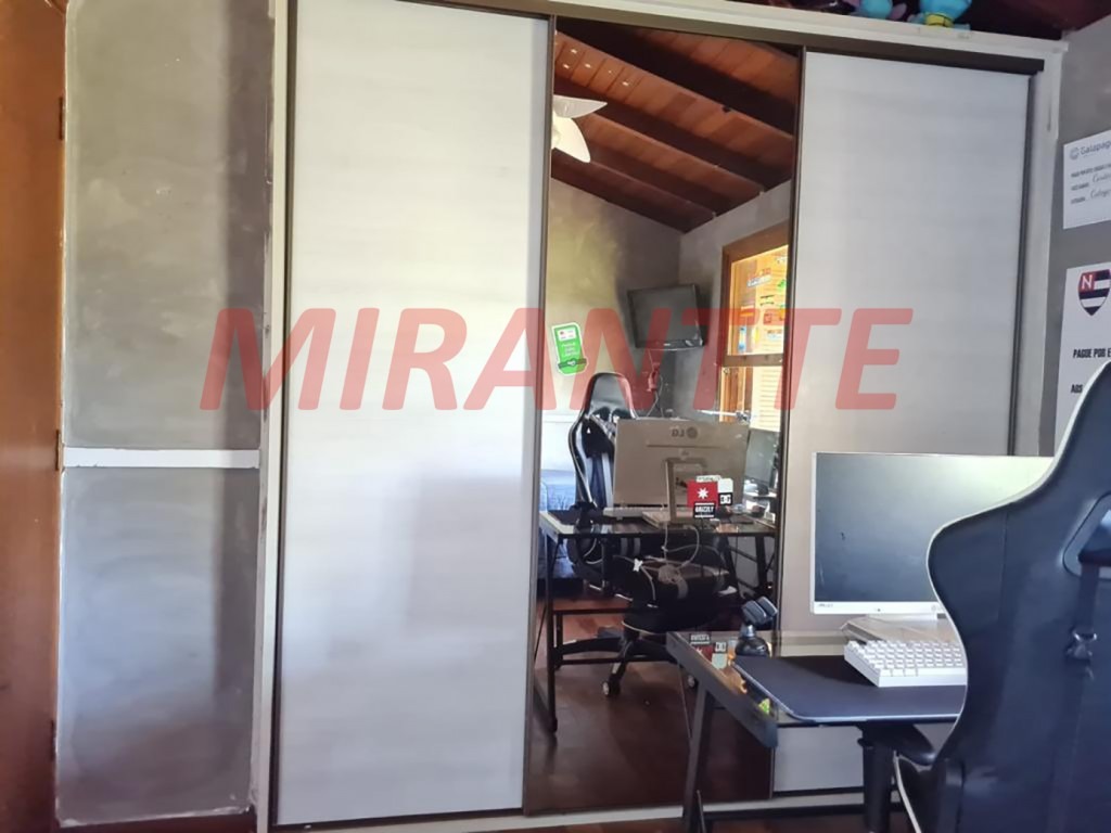 Cond. fechado de 280m² com 3 quartos em Alpes Da Cantareira