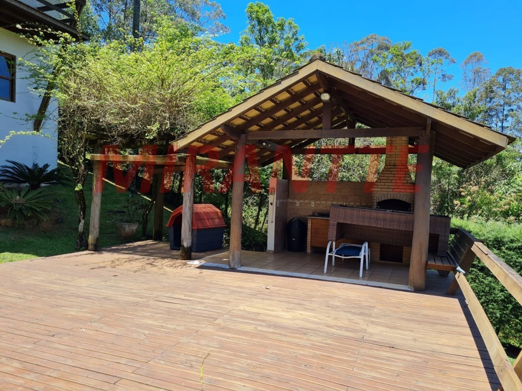 Cond. fechado de 280m² com 3 quartos em Alpes Da Cantareira